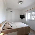 Lucy * Kaštela